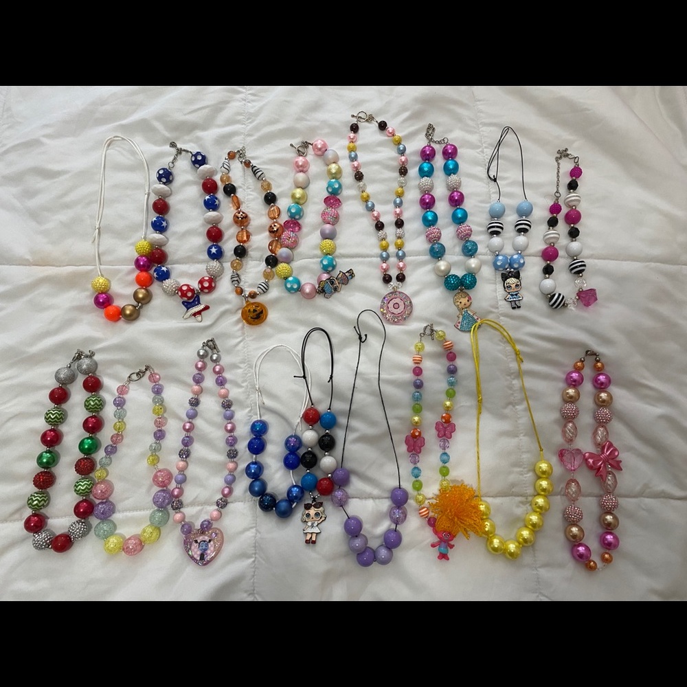 17 EUC custom bubblegum necklaces
